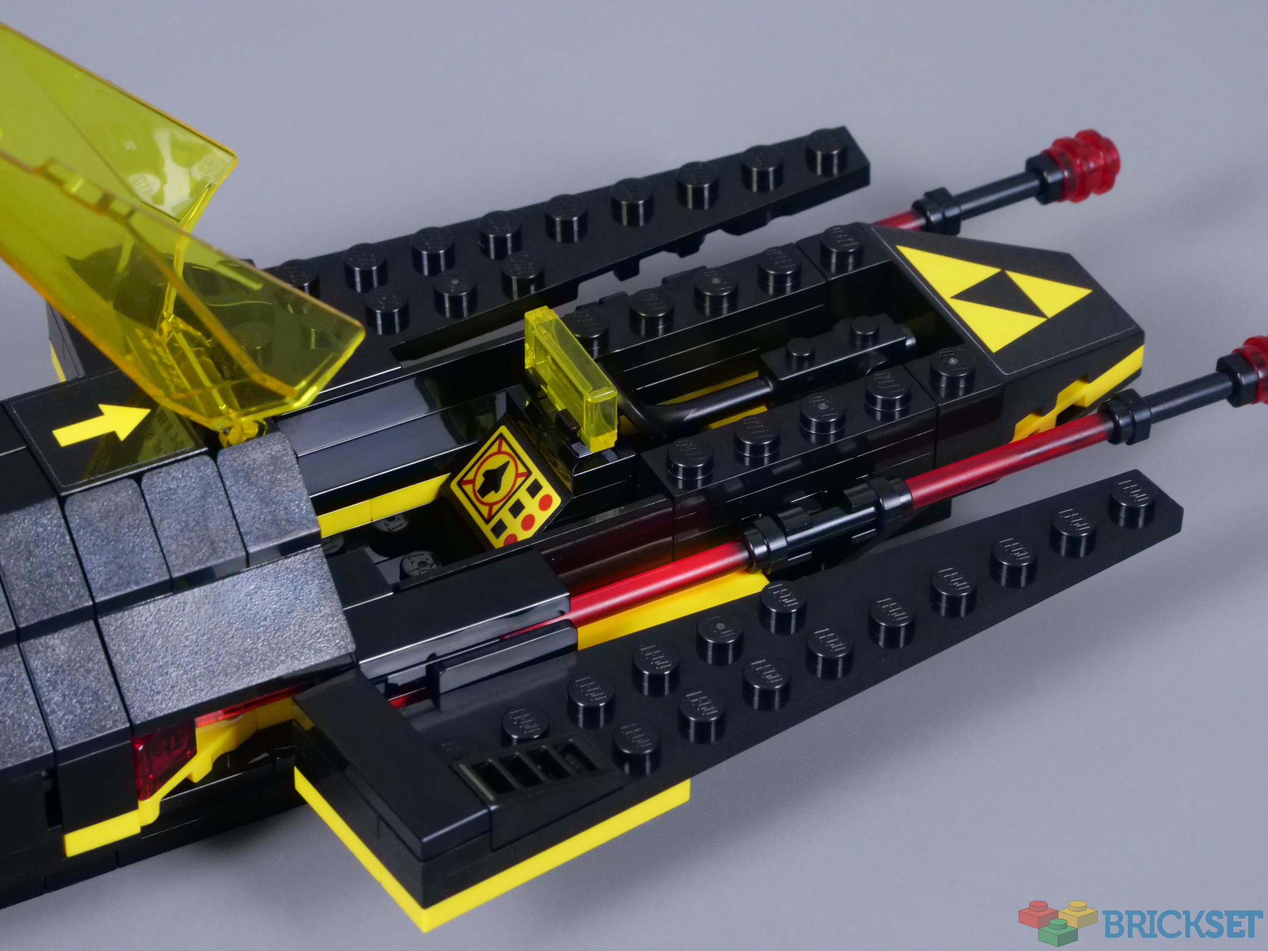 LEGO Icons 40580 Blacktron Cruiser review | Brickset